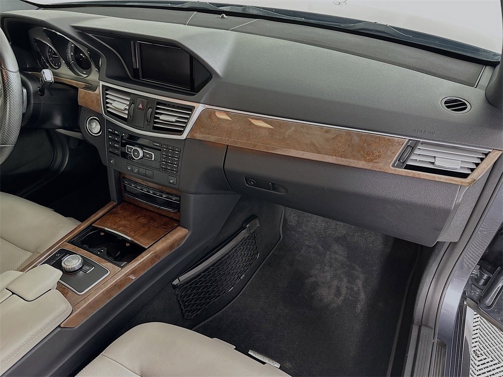 Used 2013 Mercedes-Benz E 350 Sedan image 29