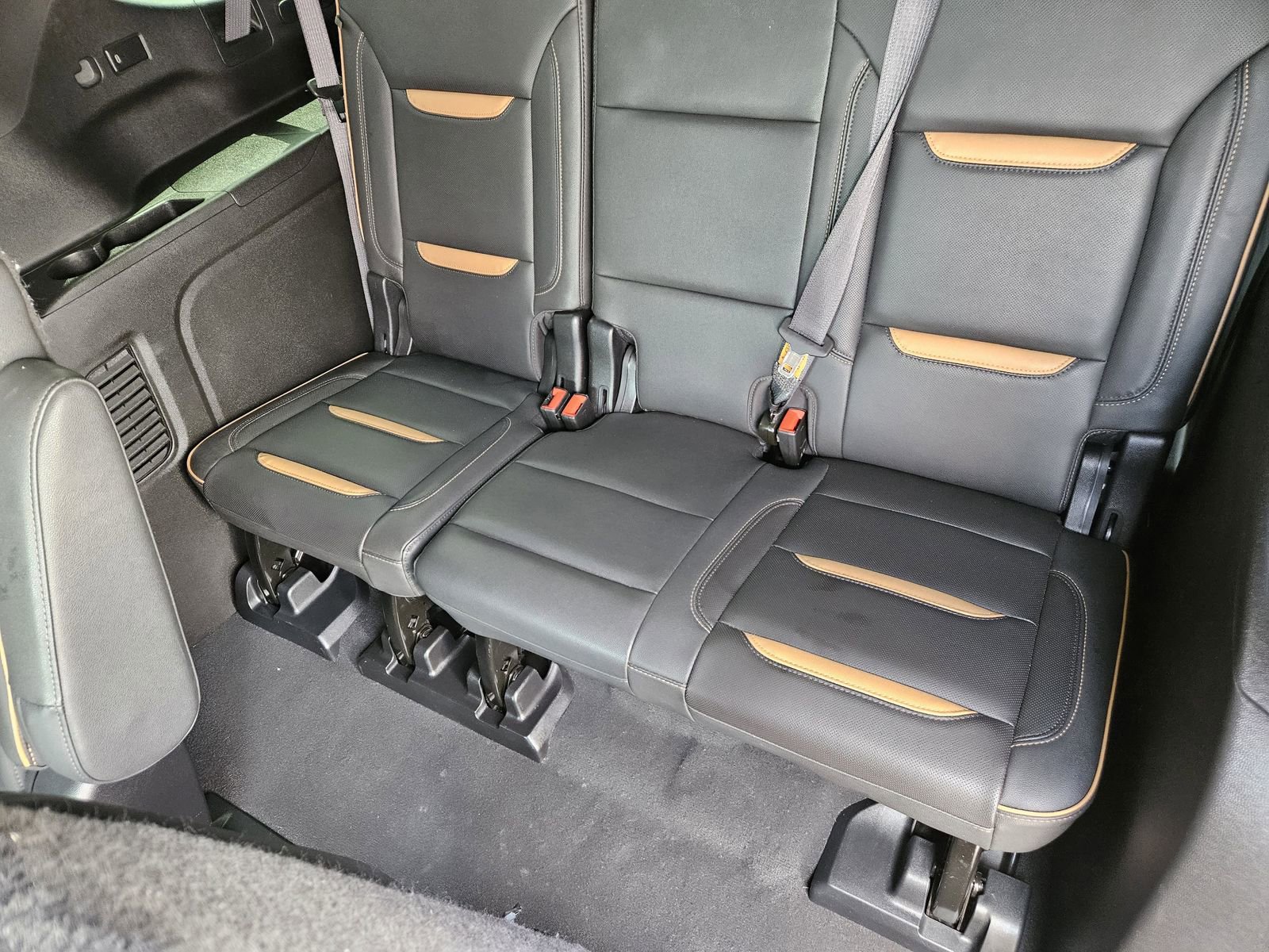 Used 2024 GMC Yukon XL AT4 w/ AT4 Premium Package AWD/4WD image 35