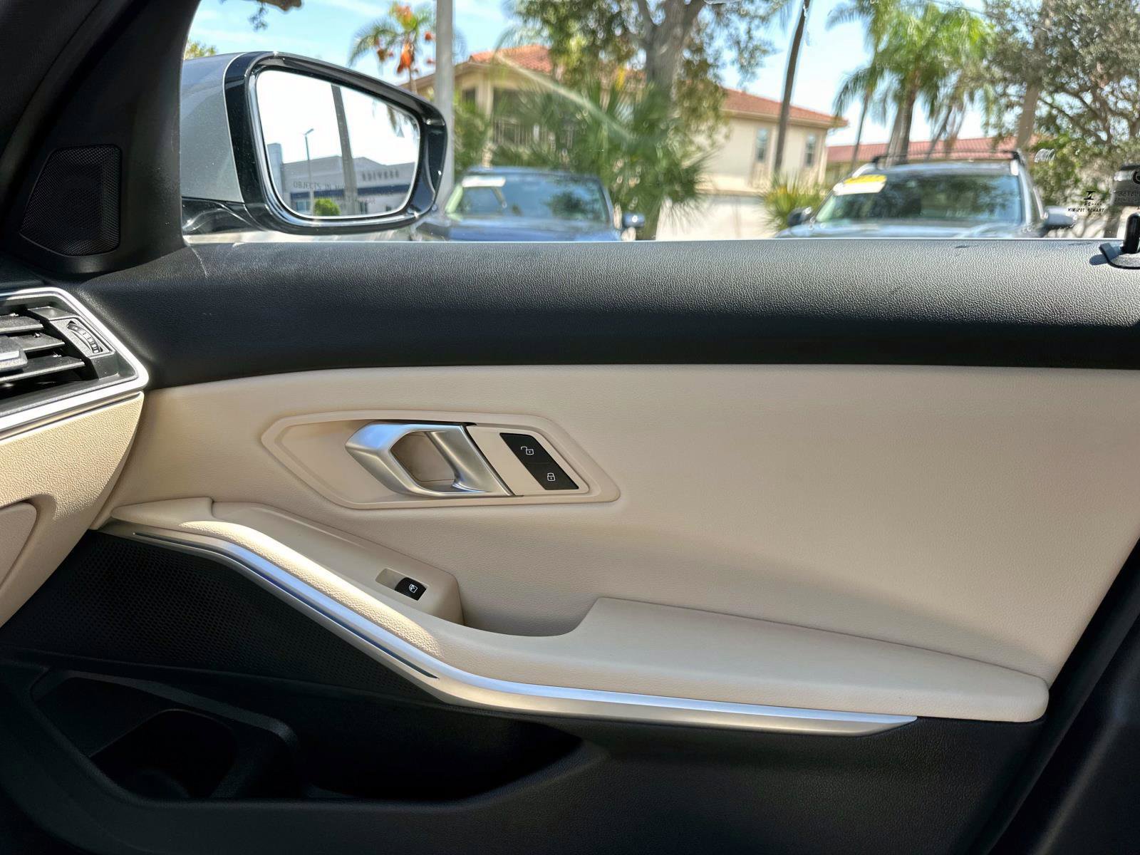 Used 2024 BMW 330i Sedan w/ Premium Package image 25