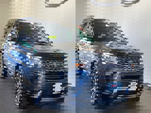 Used 2019 Ford Explorer Platinum image 2