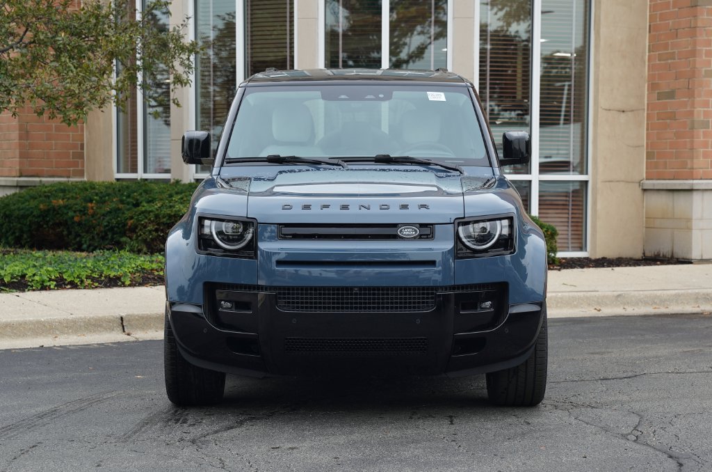 New 2026 Land Rover Defender 110 X-Dynamic SE AWD/4WD image 4