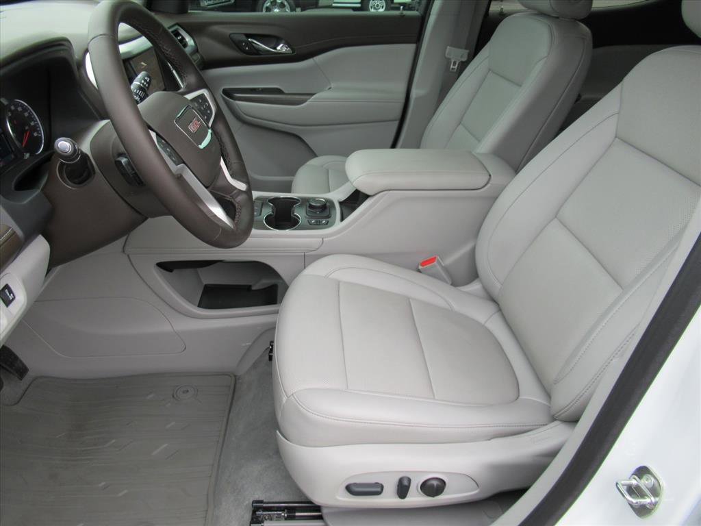 Used 2023 GMC Acadia SLT image 18