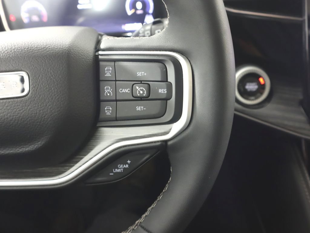 Used 2023 Jeep Wagoneer Series II w/ Premium Group I AWD/4WD image 18