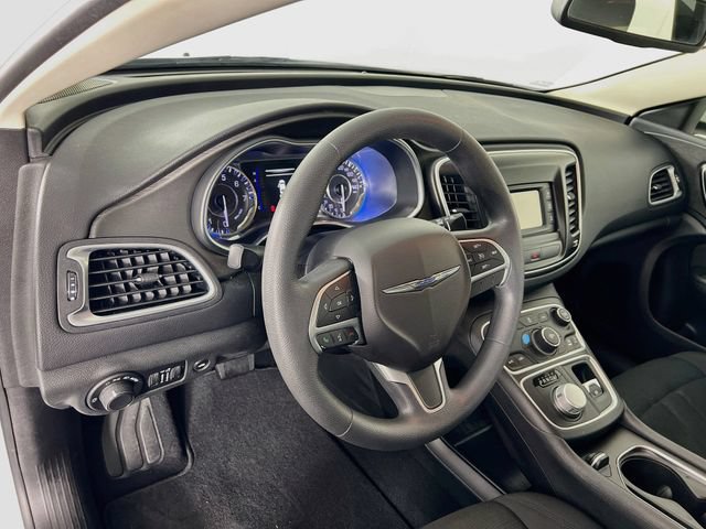Used 2016 Chrysler 200 Limited FWD image 10