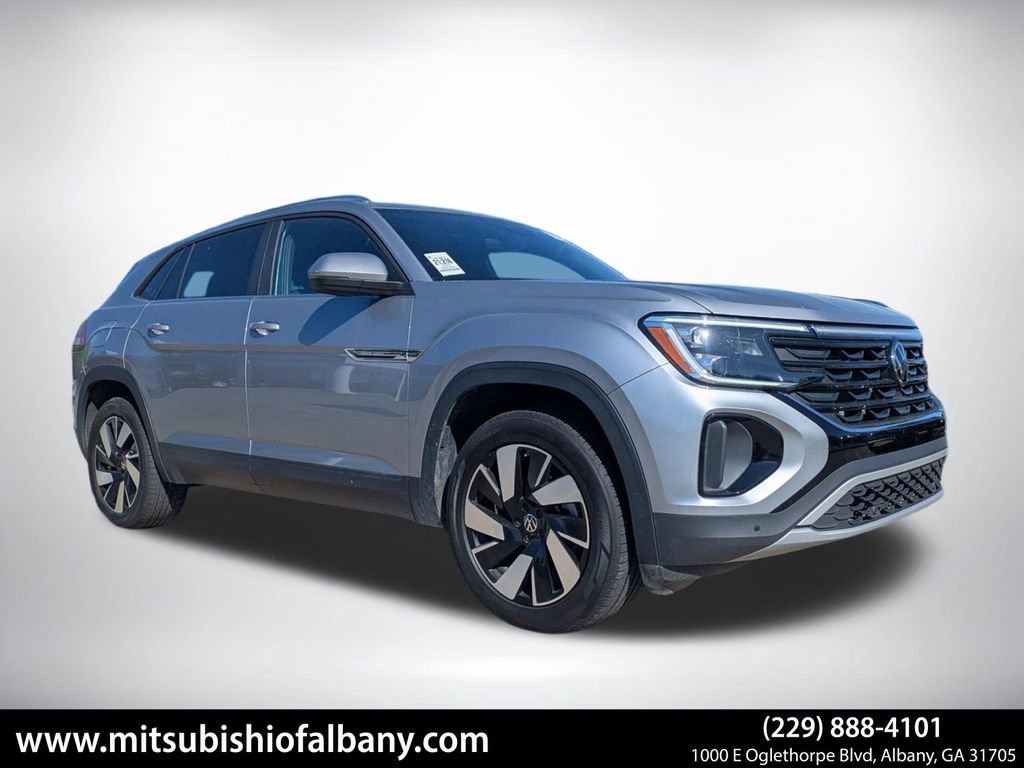 Used 2024 Volkswagen Atlas Cross Sport SE image 1
