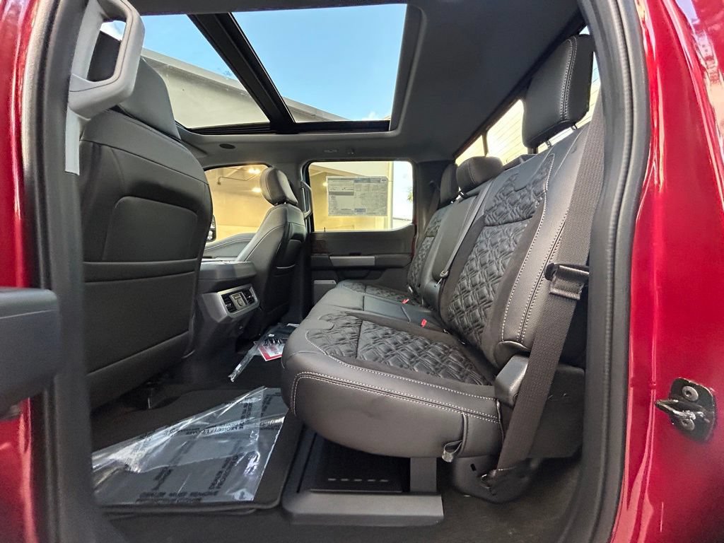 New 2026 Ford F250 Lariat w/ Black Appearance Package AWD/4WD image 38