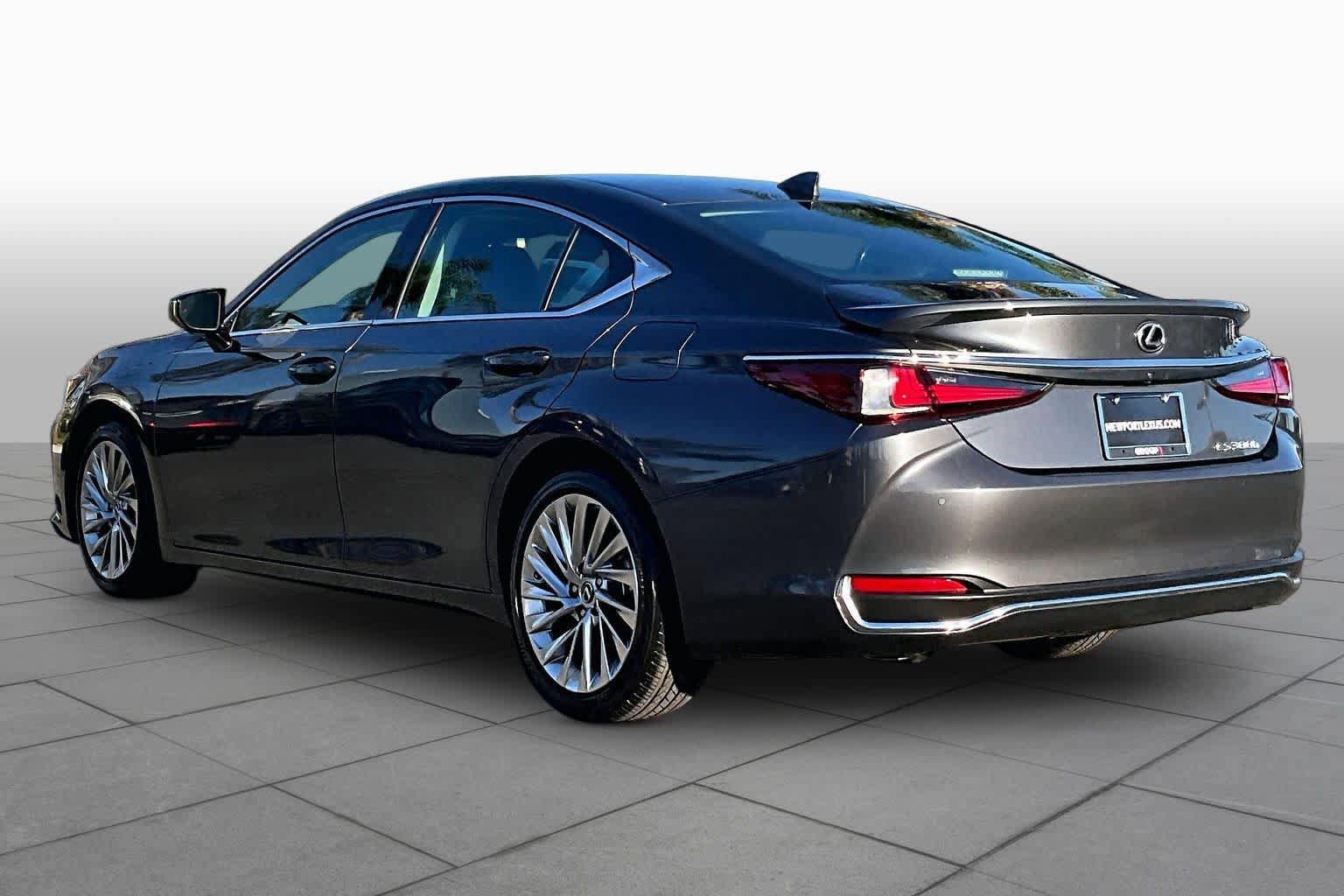Certified 2023 Lexus ES 300h w/ Accessory Package (Z1) FWD image 11