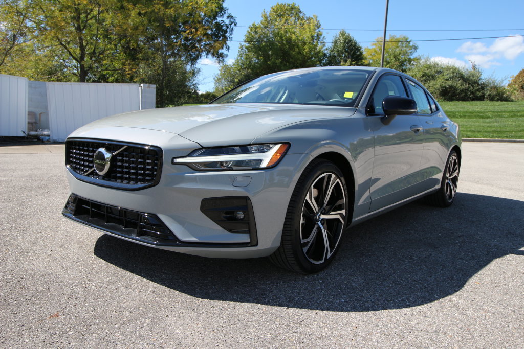 Used 2024 Volvo S60 B5 Core w/ Climate Package AWD/4WD image 3