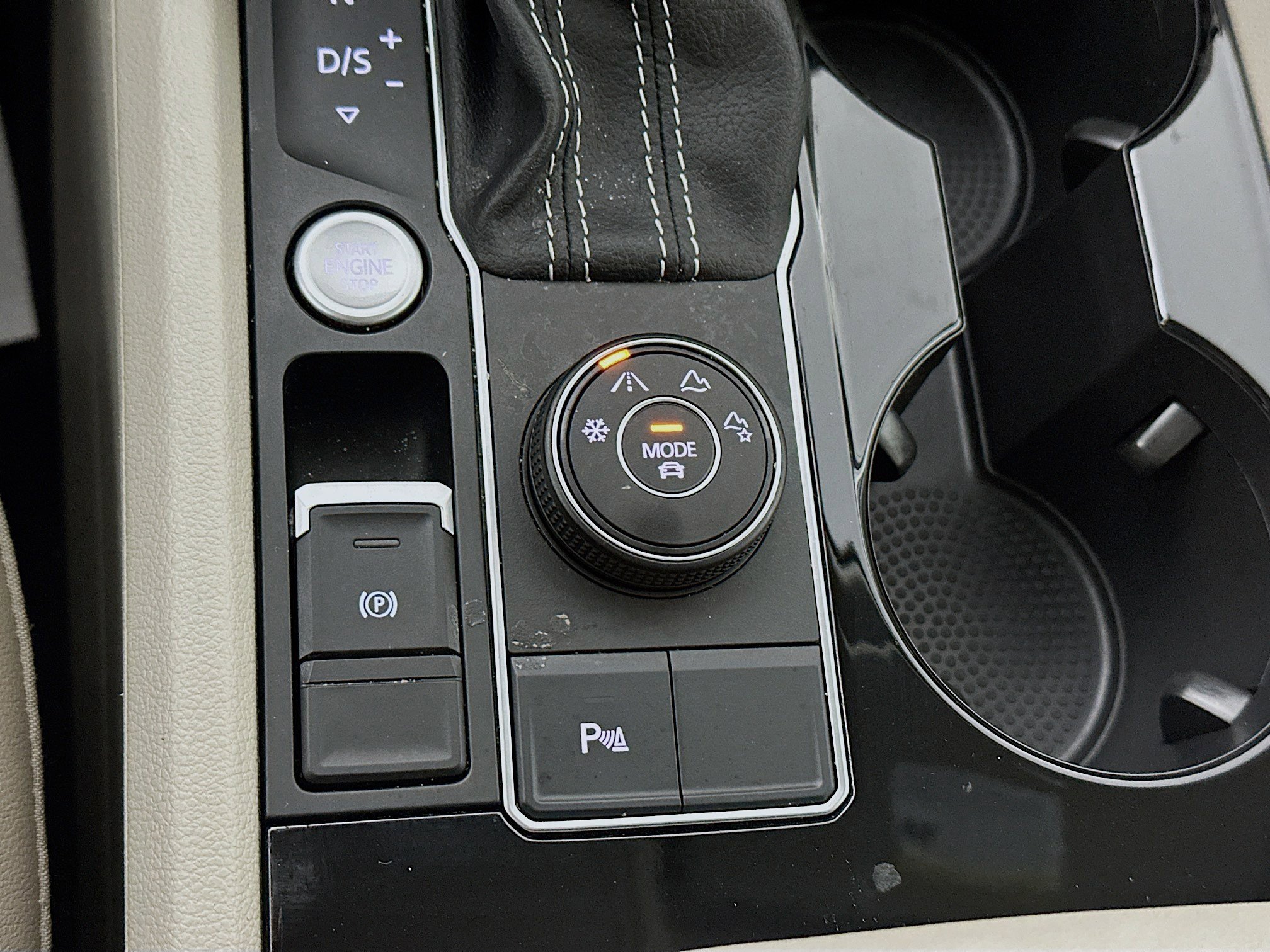 Certified 2022 Volkswagen Atlas SE image 19