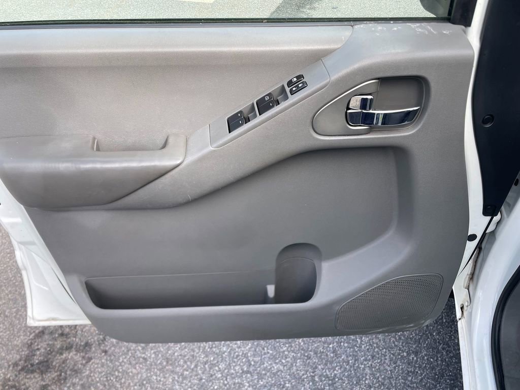 Used 2014 Nissan Frontier SV w/ SV Value Truck Package image 11