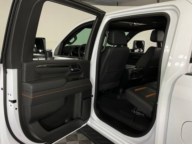 Used 2026 GMC Sierra 3500 AT4 w/ AT4 Premium Plus Package AWD/4WD image 35