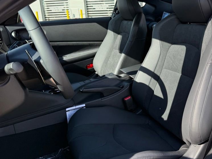 New 2024 Nissan Z Performance w/ Heritage Edition image 13