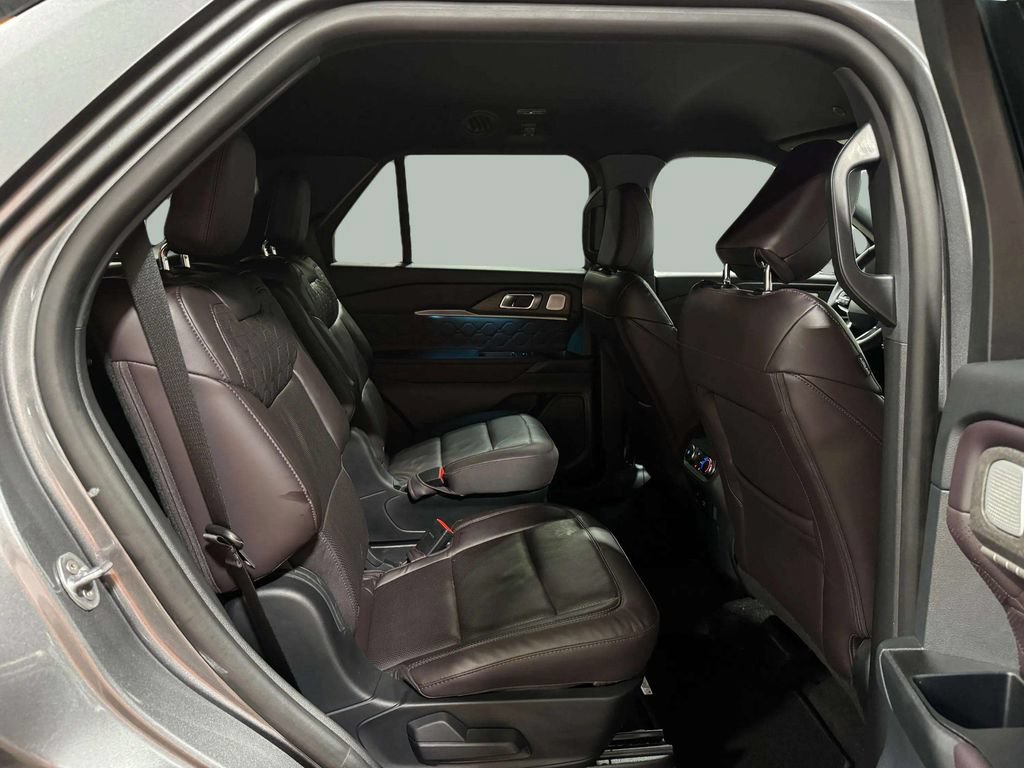Used 2026 Ford Explorer Platinum w/ LUX Leather Package AWD/4WD image 25