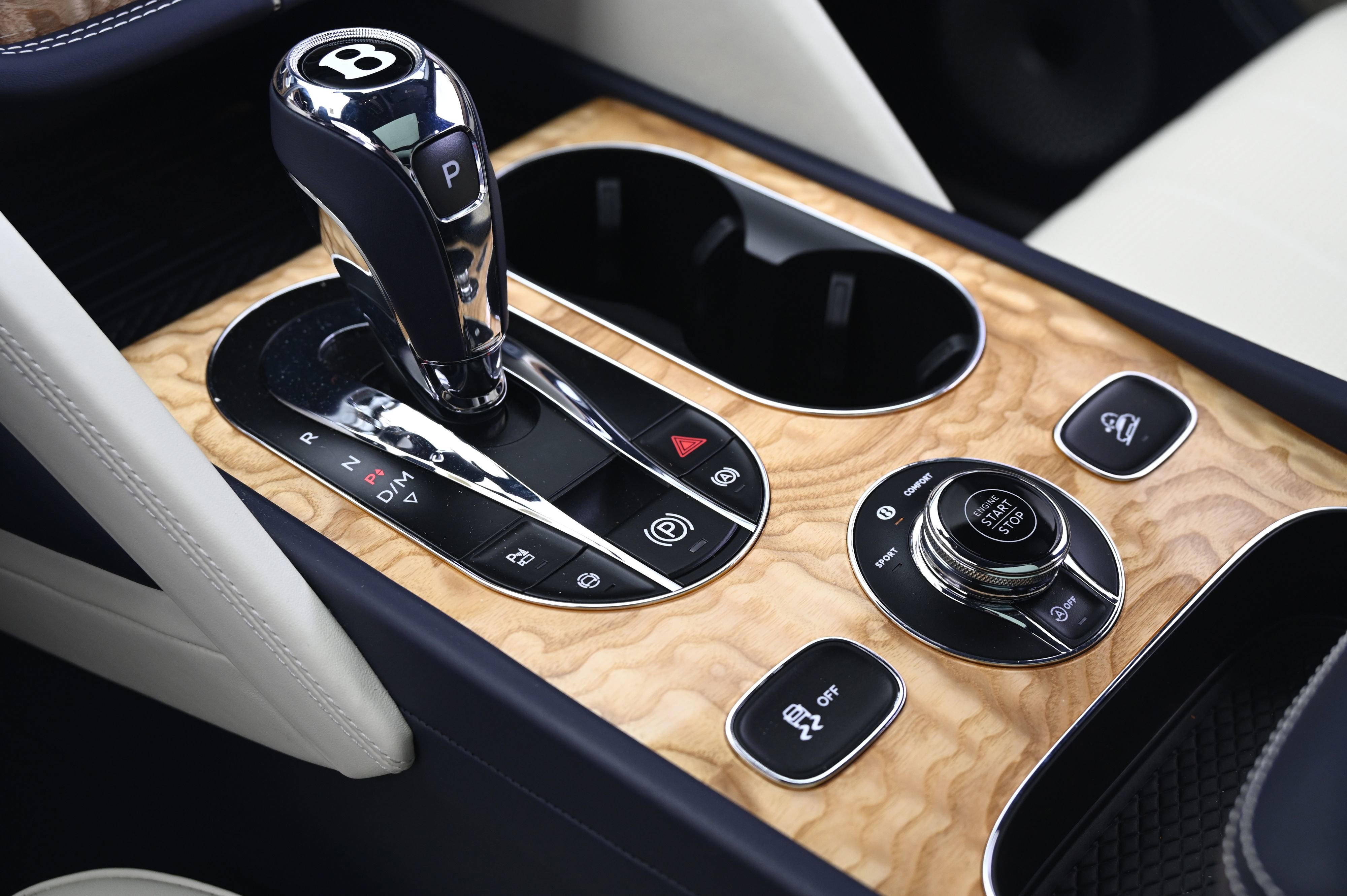 Used 2024 Bentley Bentayga Extended Wheelbase image 37