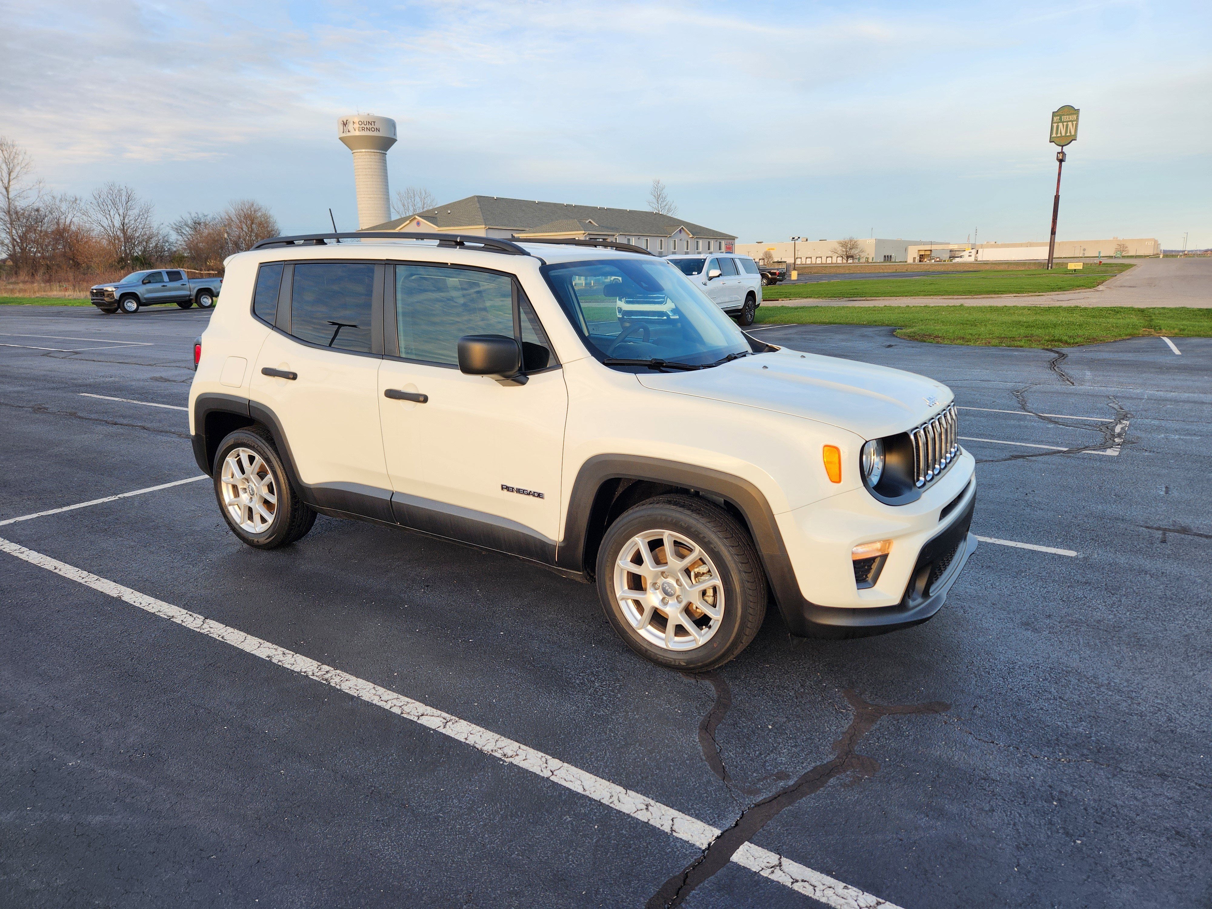 Used 2021 Jeep Renegade Sport w/ Sport Appearance Group FWD image 9