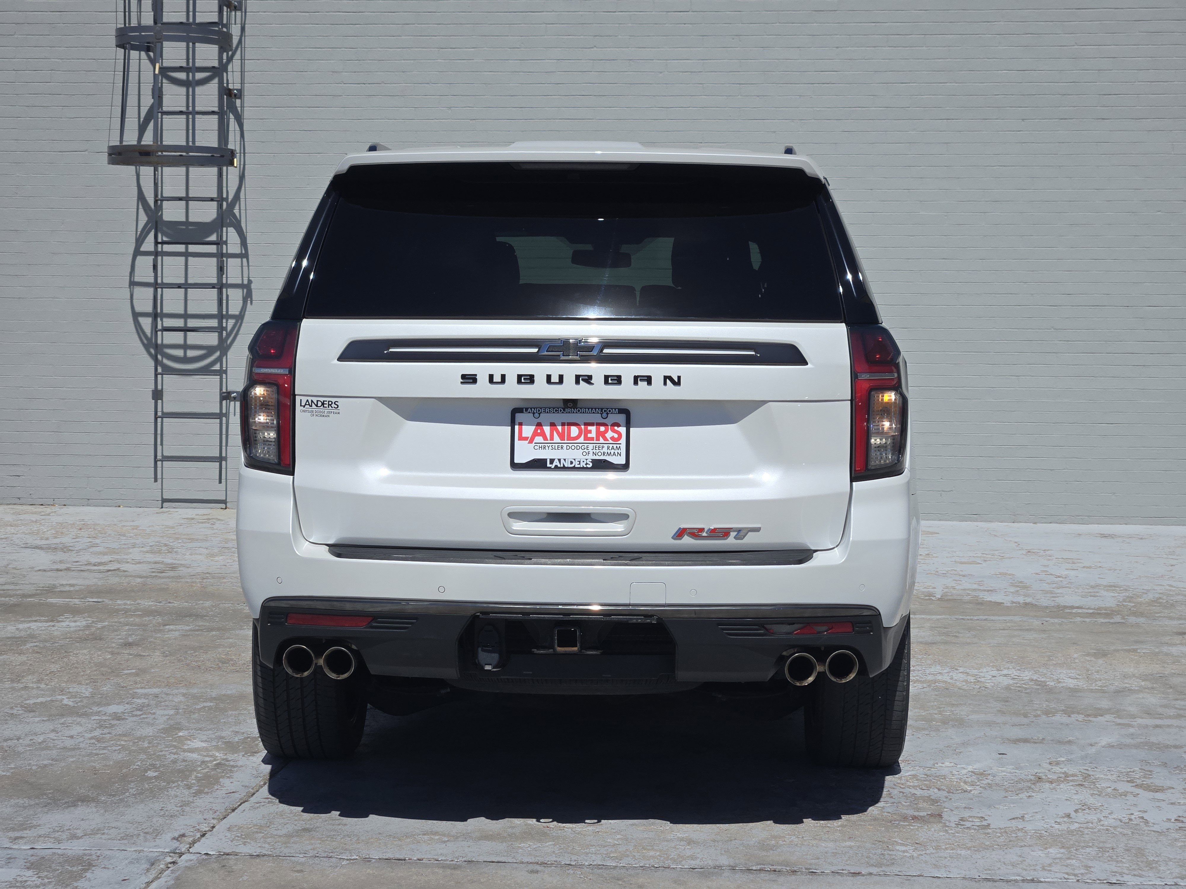 Used 2022 Chevrolet Suburban RST w/ Sport Performance Package AWD/4WD image 7