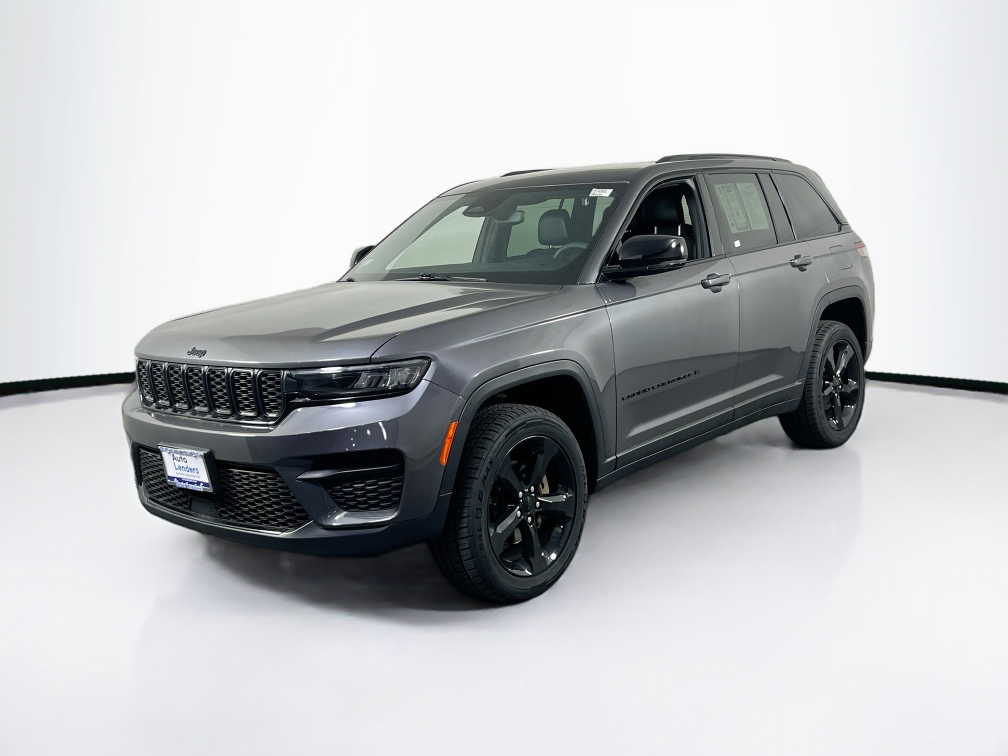 Used 2023 Jeep Grand Cherokee Altitude AWD/4WD image 1