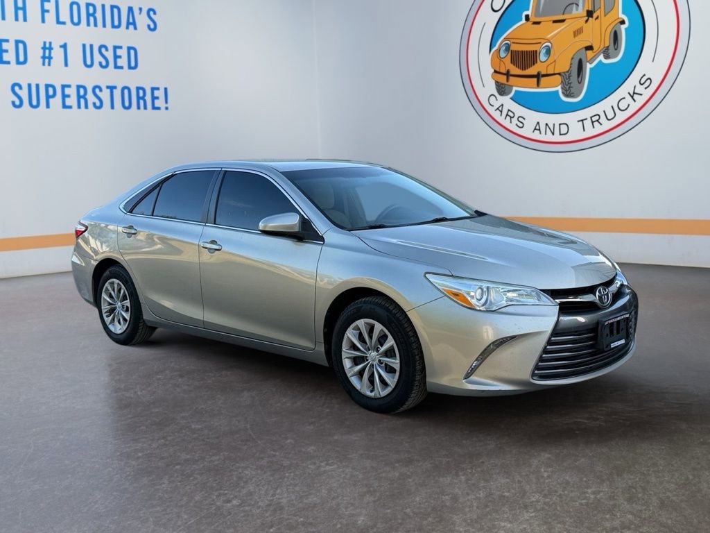Used 2015 Toyota Camry LE image 8