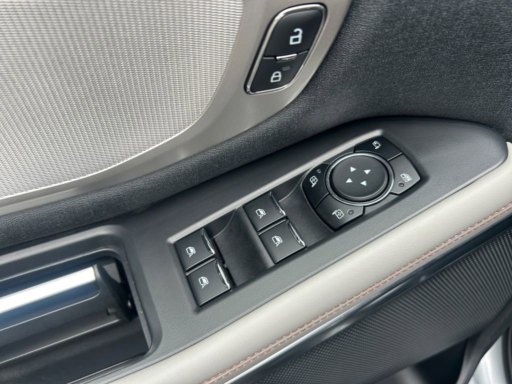 Used 2025 Ford Expedition Active AWD/4WD image 24