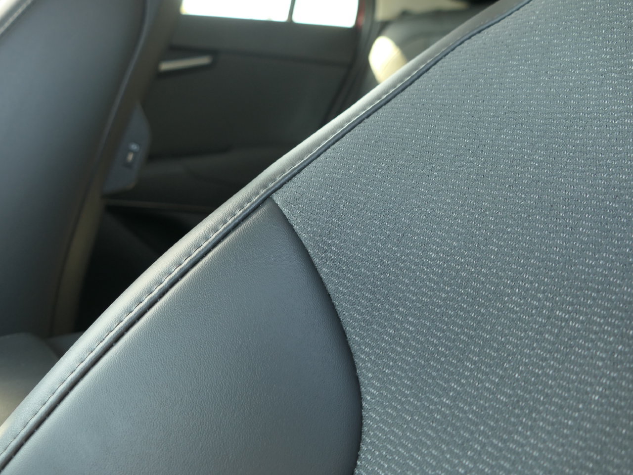 Certified 2024 Kia Niro EX FWD image 13