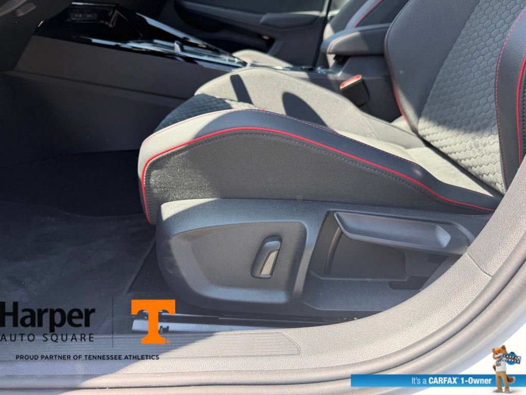Used 2025 Volkswagen GTI SE FWD image 18