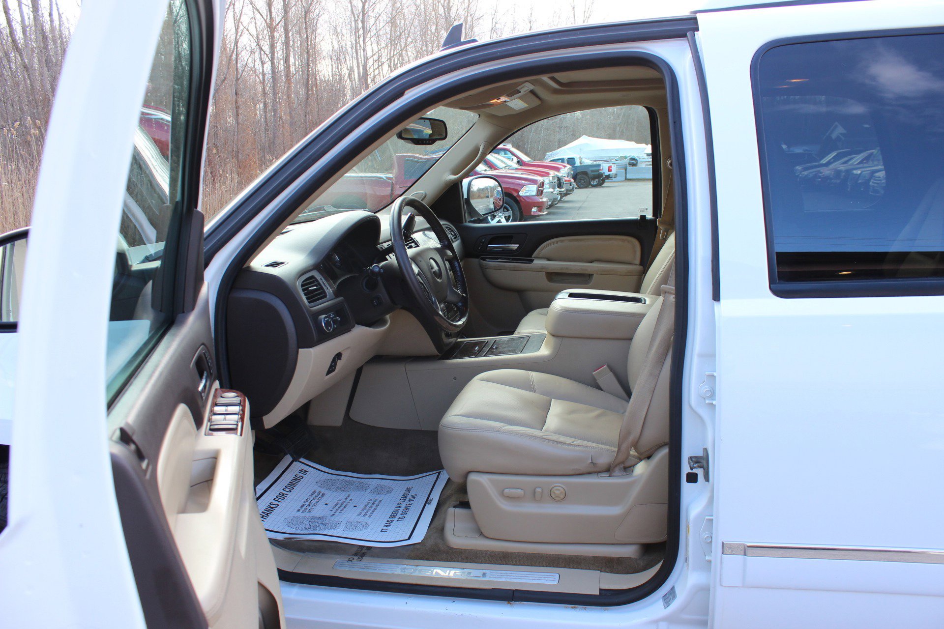 Used 2011 GMC Yukon Denali image 16