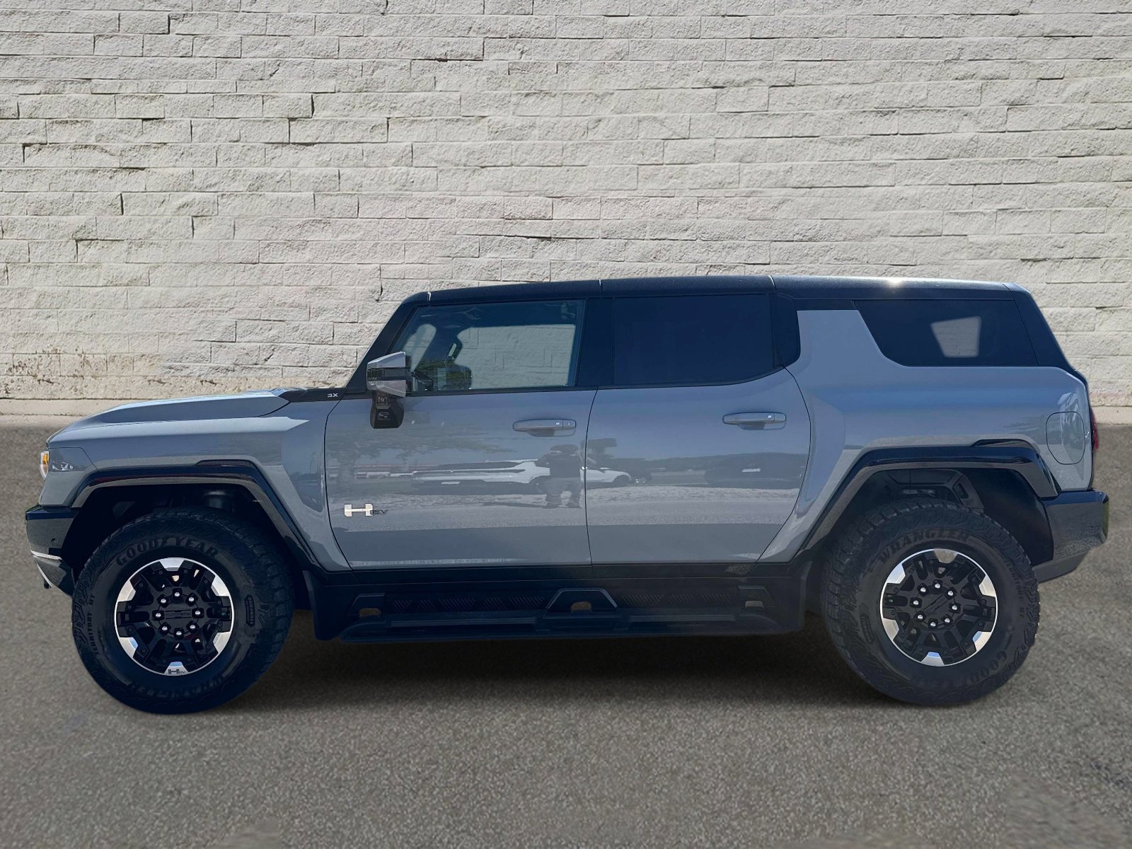 Used 2025 GMC Hummer EV 3X w/ Extreme Off-Road Package AWD/4WD video 2