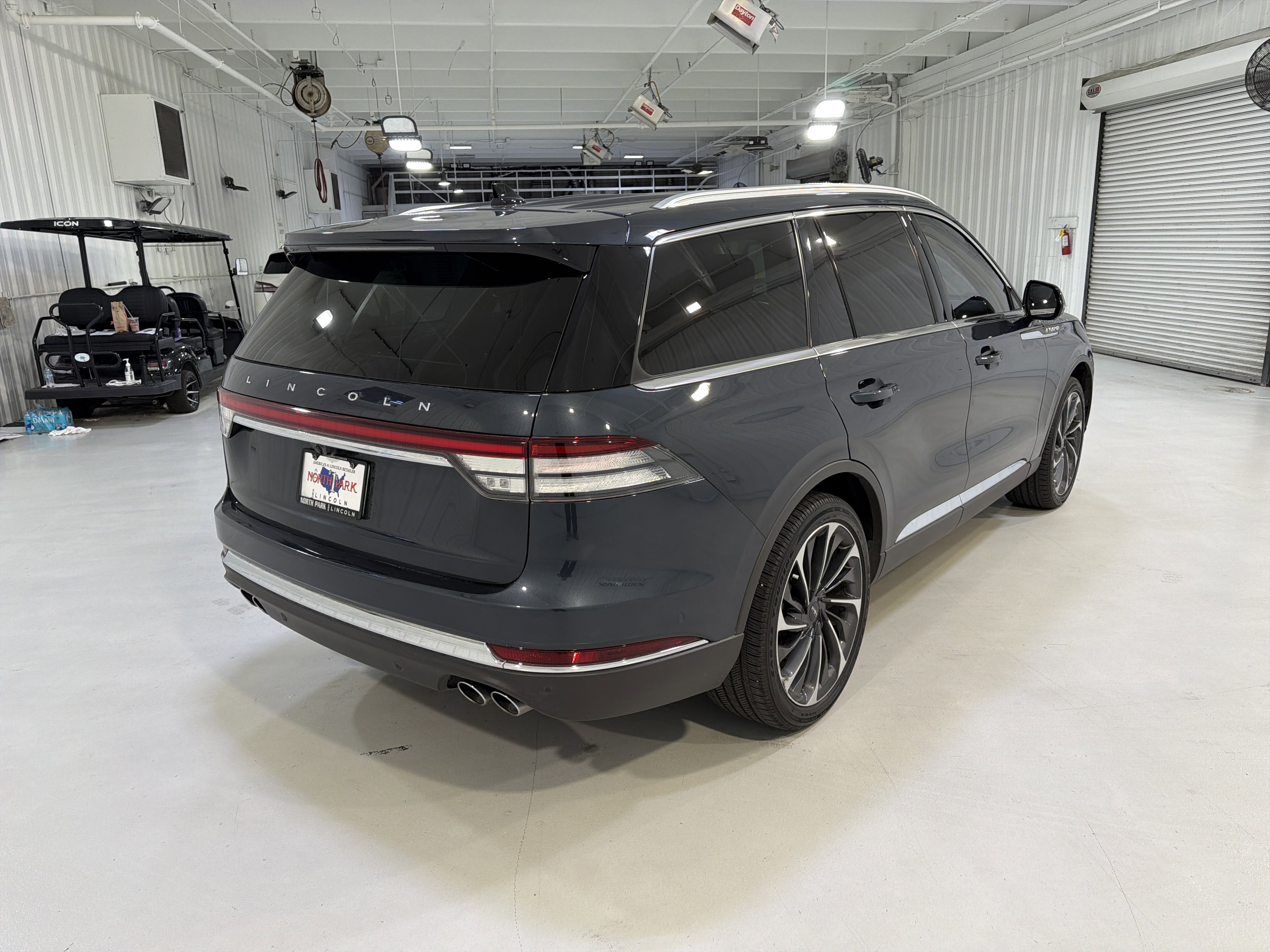Used 2022 Lincoln Aviator Reserve w/ Equipment Group 201A AWD/4WD image 5