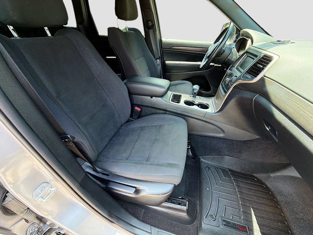 Used 2015 Jeep Grand Cherokee Laredo w/ Quick Order Package 23E AWD/4WD image 29