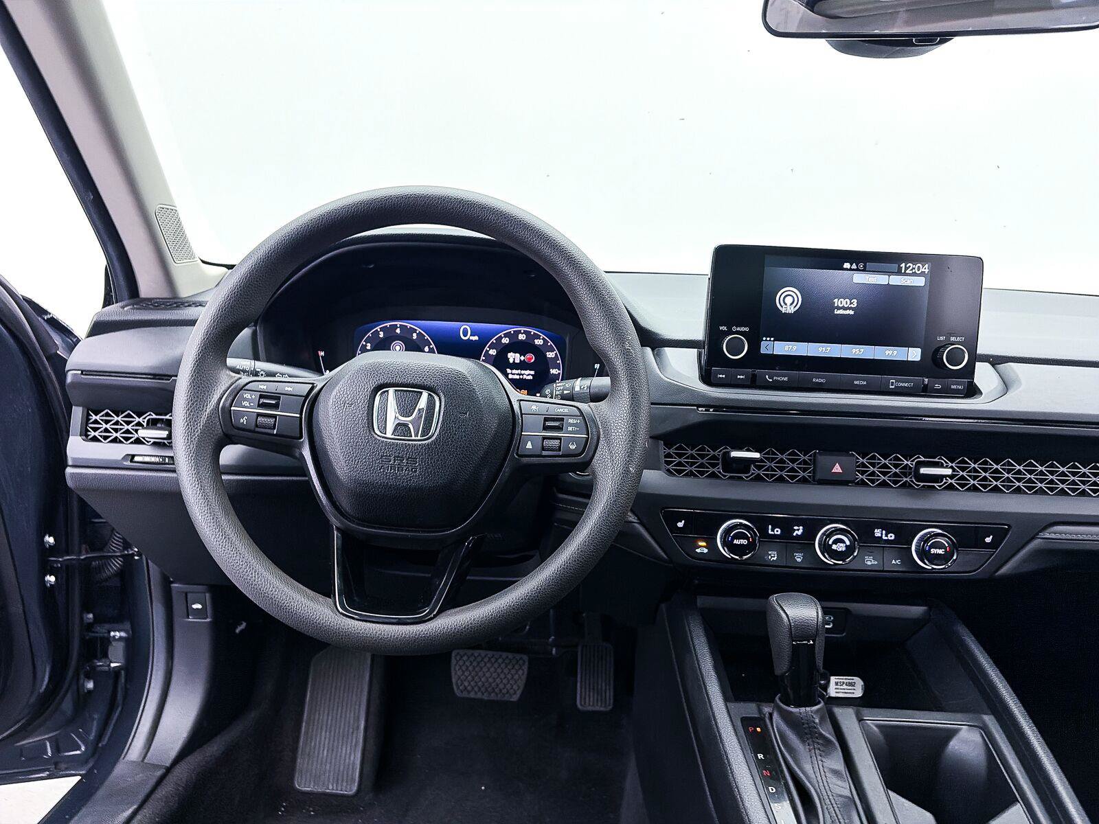 Used 2025 Honda Accord SE image 4