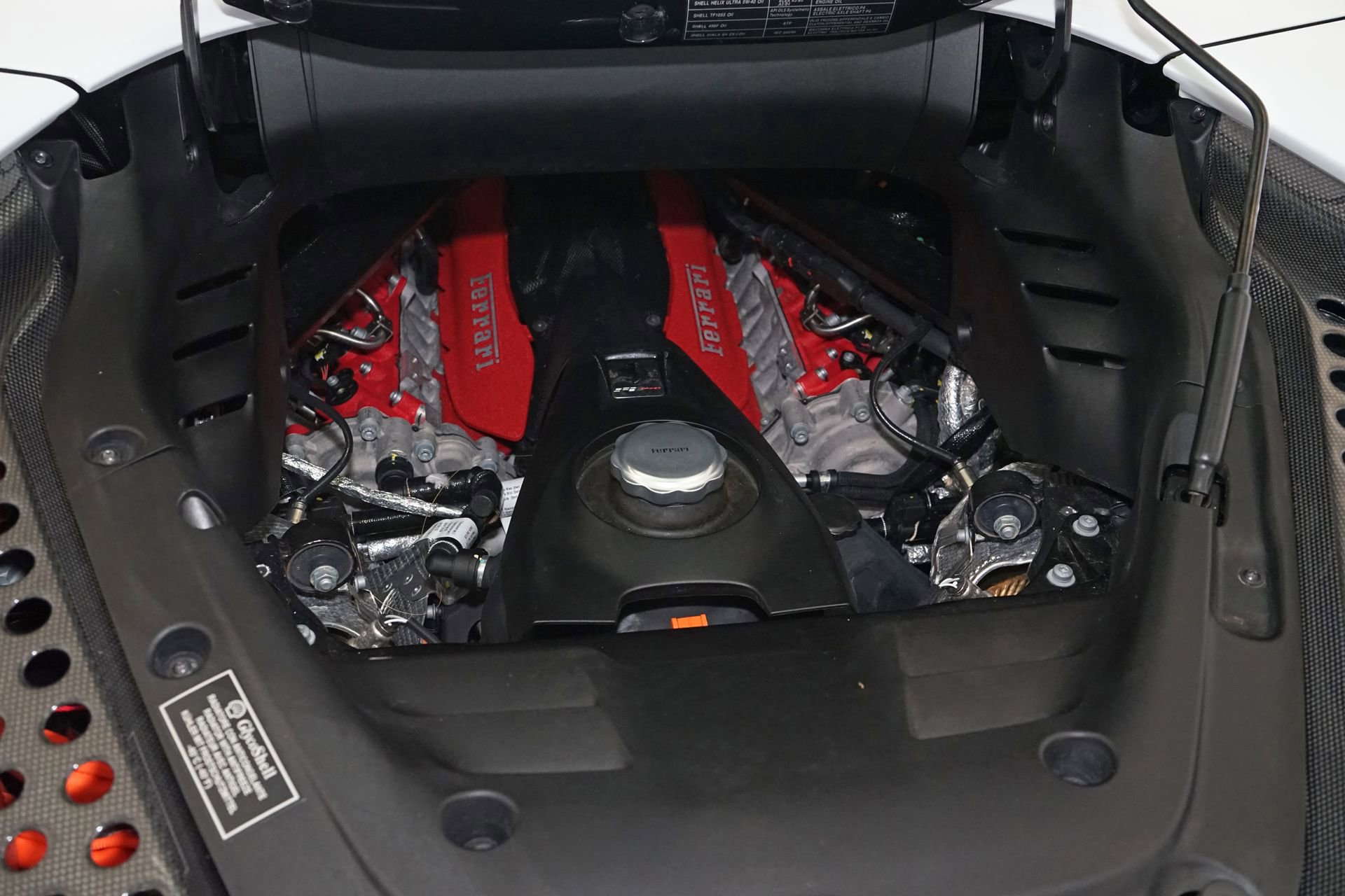 Used 2025 Ferrari SF90 Spider AWD/4WD image 38