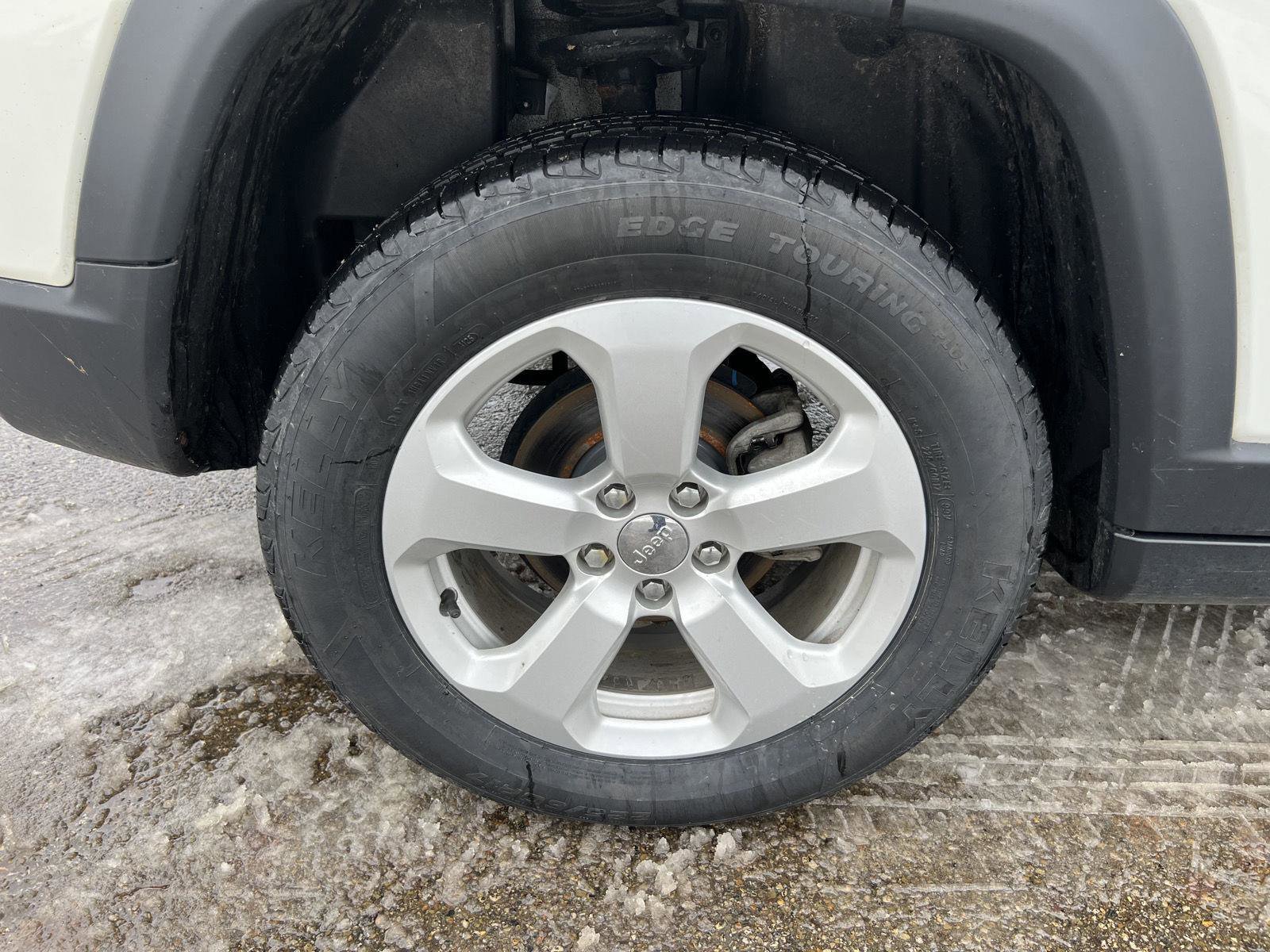 Used 2020 Jeep Compass Latitude image 39