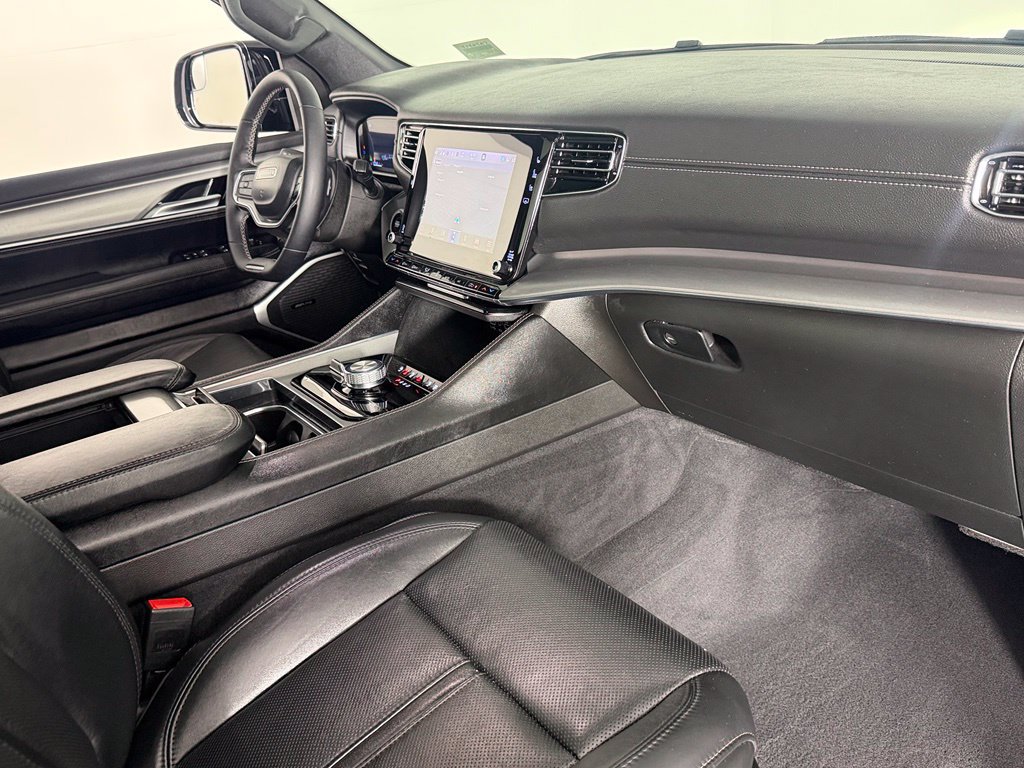 Used 2023 Jeep Wagoneer Series II AWD/4WD image 15