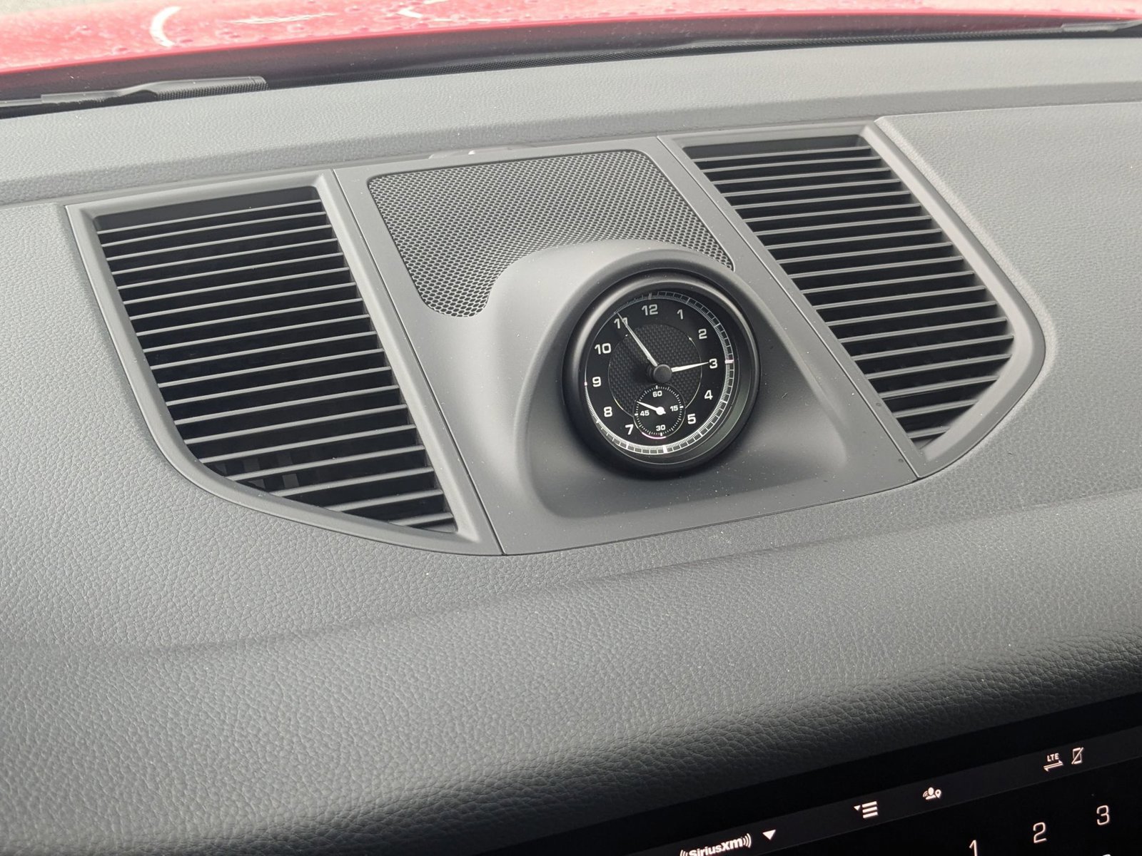 Used 2025 Porsche Macan image 22