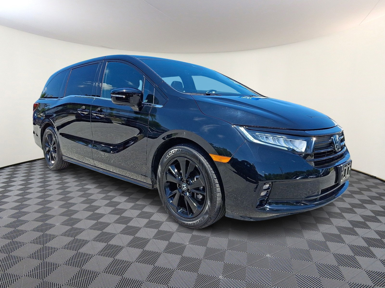 Used 2023 Honda Odyssey Sport image 1