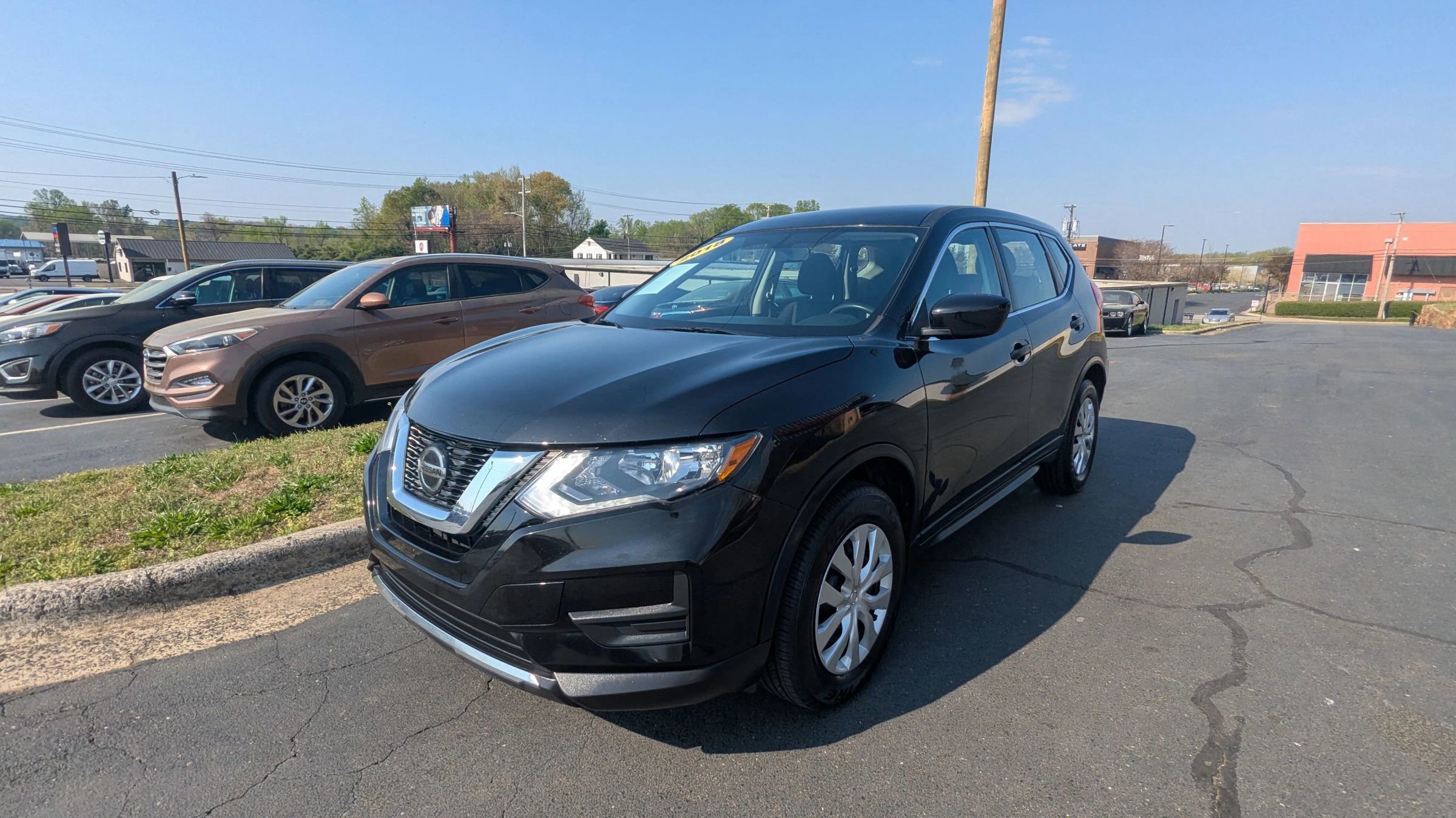 Used 2018 Nissan Rogue S FWD image 3