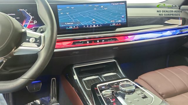 Used 2025 BMW i7 eDrive50 w/ M Sport Package RWD image 43