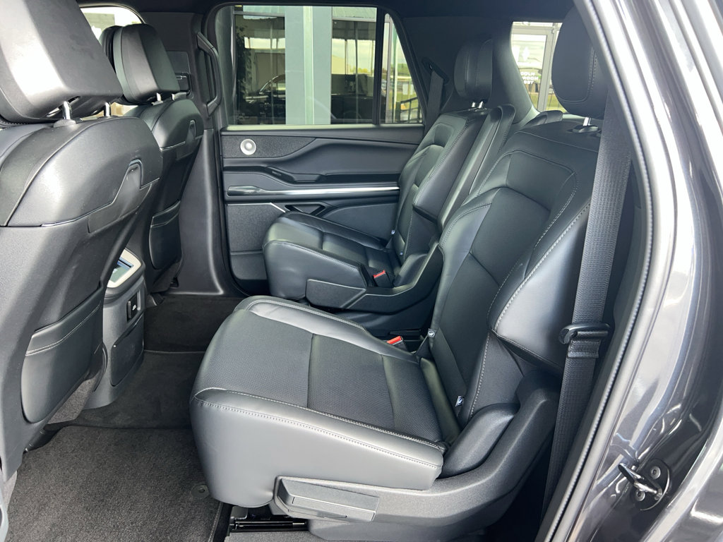 New 2025 Lincoln Navigator L Reserve w/ Jet Appearance Package image 15