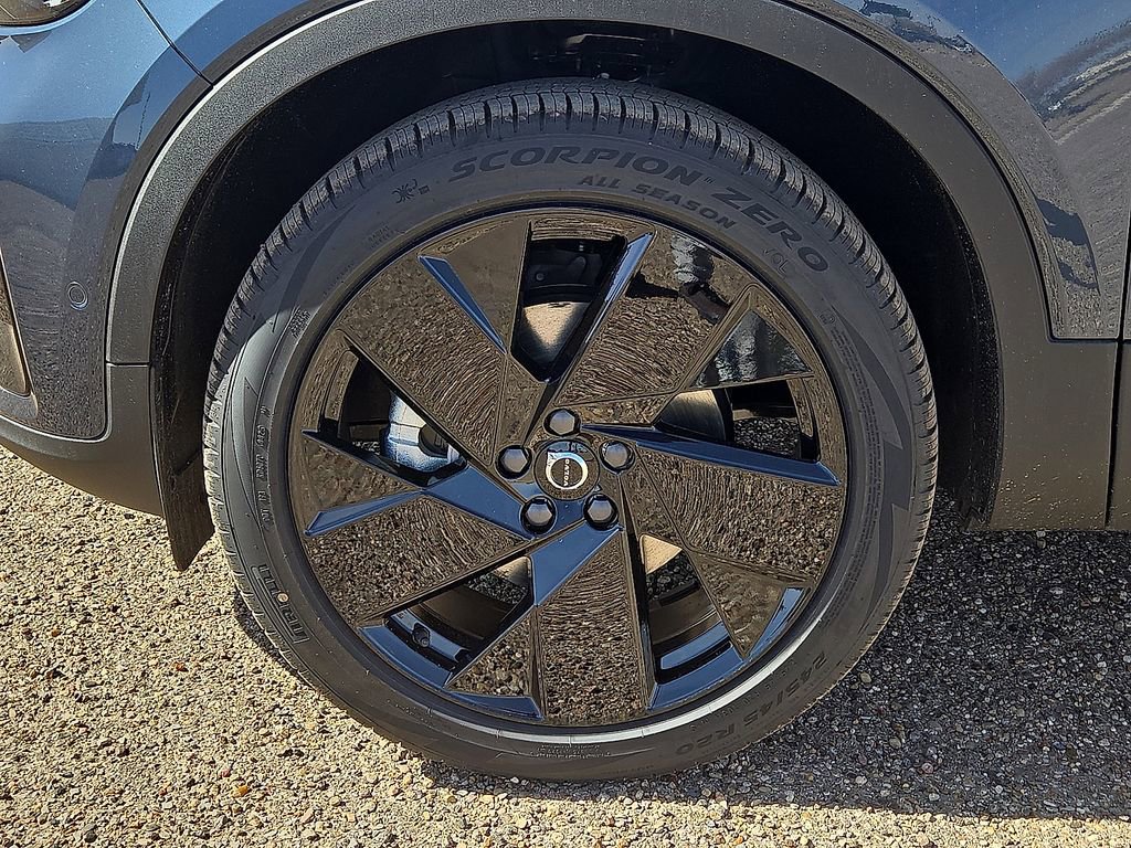 New 2026 Volvo XC40 B5 Ultra w/ Protection Package Premier AWD/4WD image 10