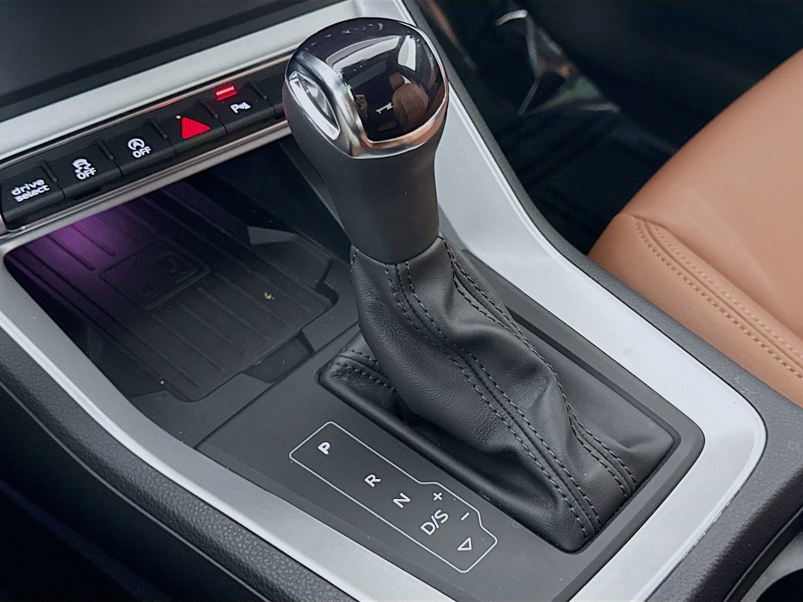 Certified 2025 Audi Q3 2.0T Premium Plus w/ Premium Plus Package image 20