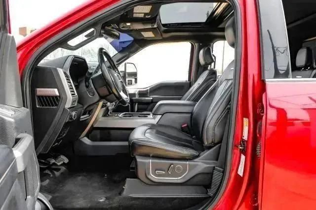 Used 2017 Ford F250 Platinum w/ Platinum Ultimate Package AWD/4WD image 4