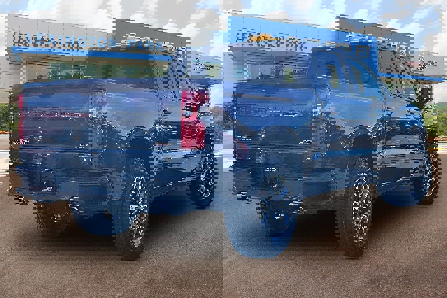 Used 2021 Chevrolet Silverado 1500 RST image 13