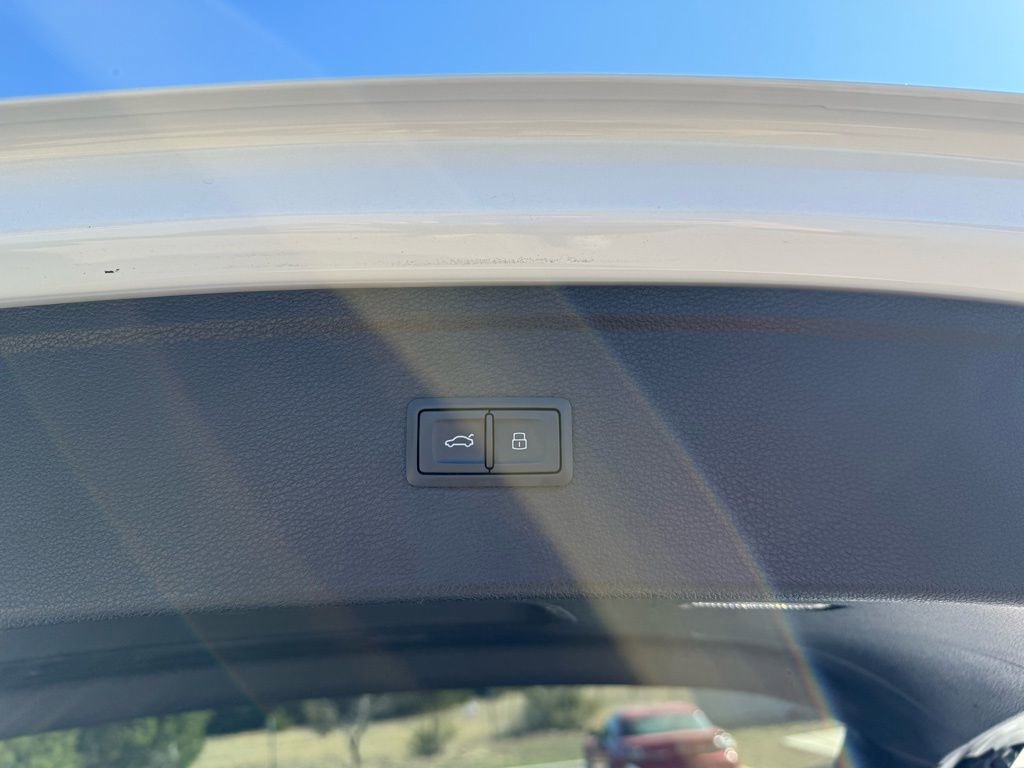 Used 2019 Audi SQ5 Prestige image 30