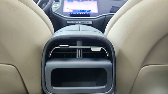 Used 2024 Mercedes-Benz E 350 4MATIC Sedan image 53