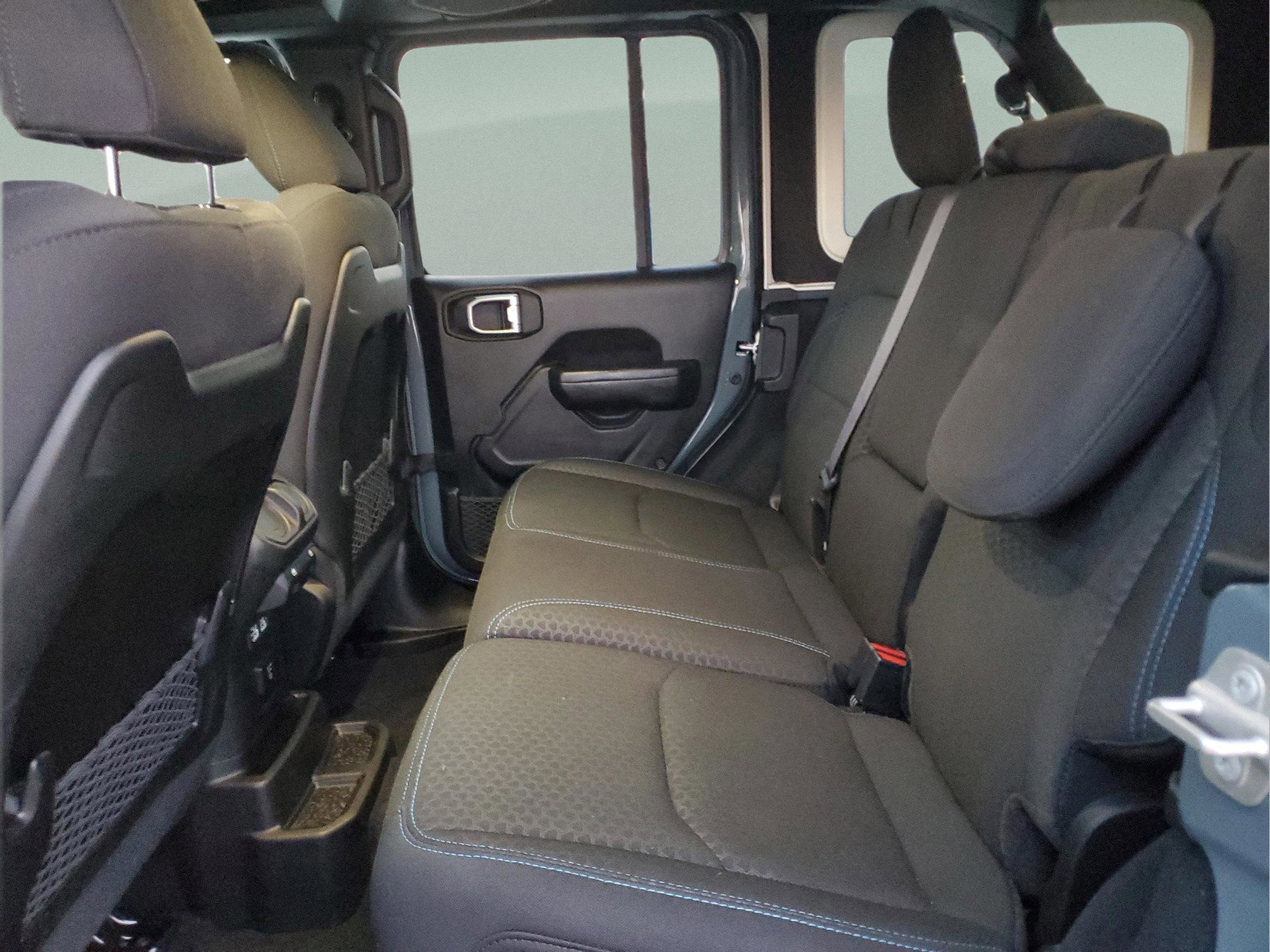 Used 2024 Jeep Wrangler Unlimited Rubicon 4xe w/ Technology Group image 27