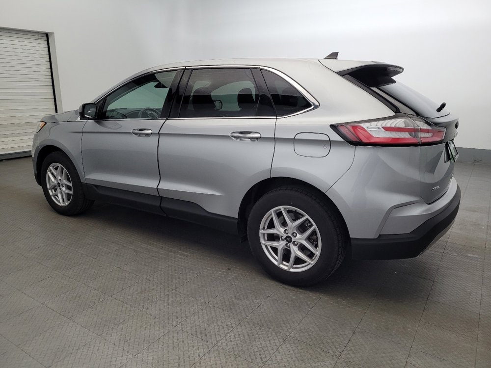 Used 2024 Ford Edge SEL image 3
