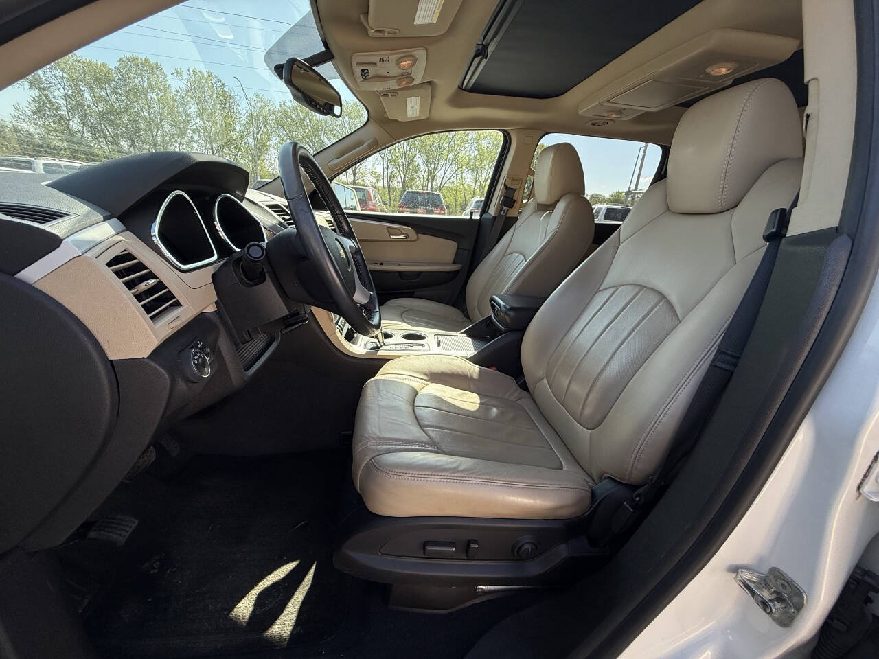 Used 2012 Chevrolet Traverse LTZ AWD/4WD image 24