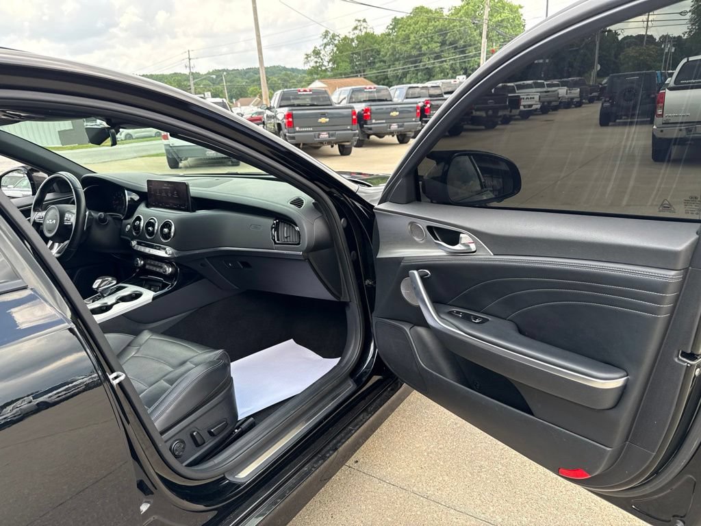Used 2022 Kia Stinger GT2 RWD image 45