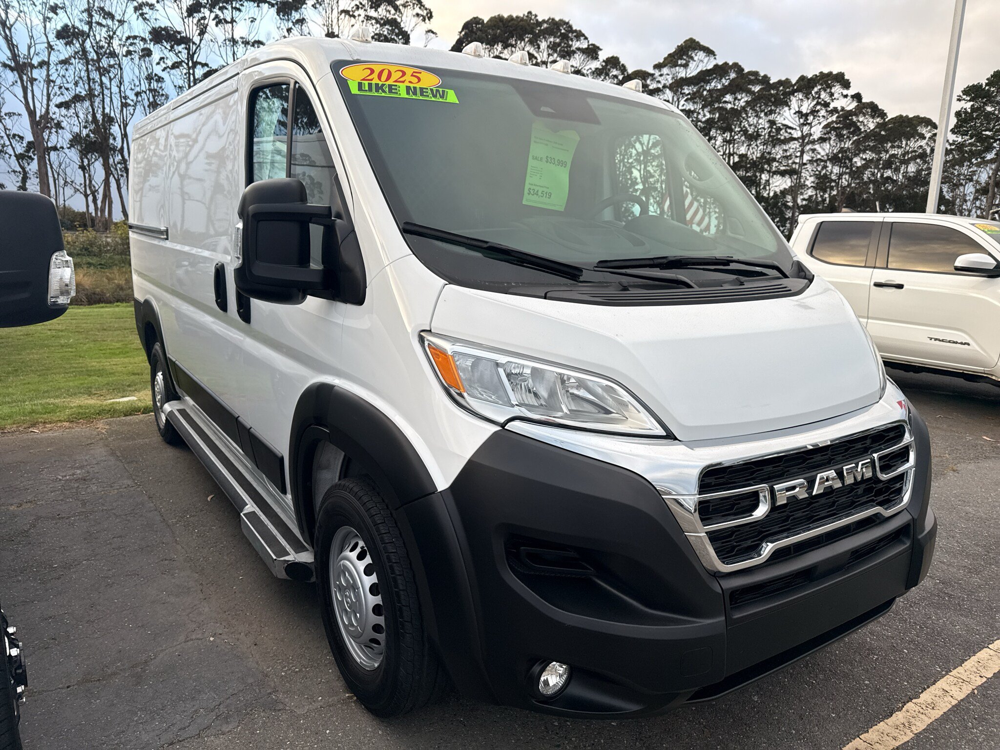 Used 2025 RAM ProMaster 2500 w/ U-Haul Equipment Group FWD image 22