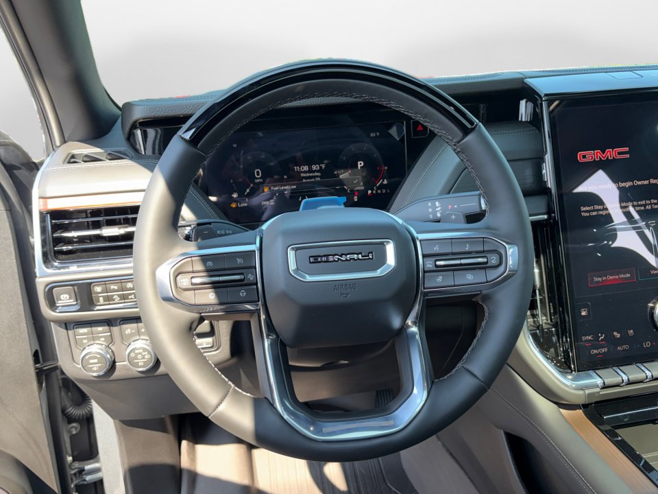 New 2026 GMC Yukon XL Denali w/ Denali Reserve Package AWD/4WD image 10